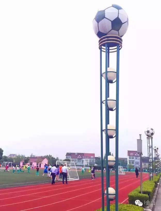 造吗金山竟然藏着一个足球公园，准备好你的洪荒之力来探秘吧