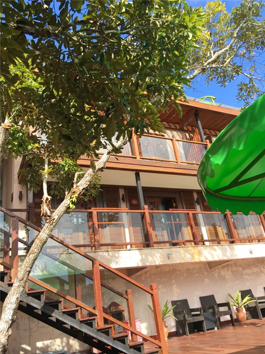 三亚旅行结婚纪念日,小两口结婚纪念日在家过二人世界