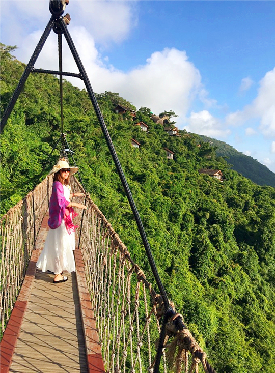 三亚旅行结婚纪念日,小两口结婚纪念日在家过二人世界