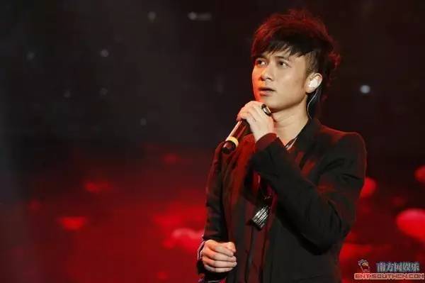 古巨基四十八岁生日 (古巨基49岁生日疯狂晒娃)