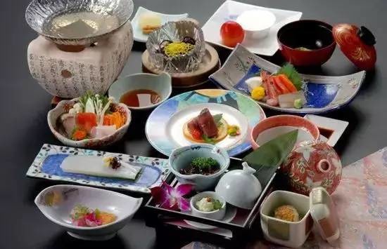 去日本必吃的十大美食,日本十大旅游胜地