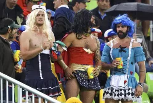 傅园慧奥运领奖,傅园慧无缘奖牌