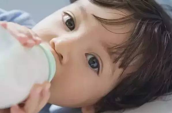 是什么让40000华人把澳洲药房搬空？甚至连仓库也不放过！