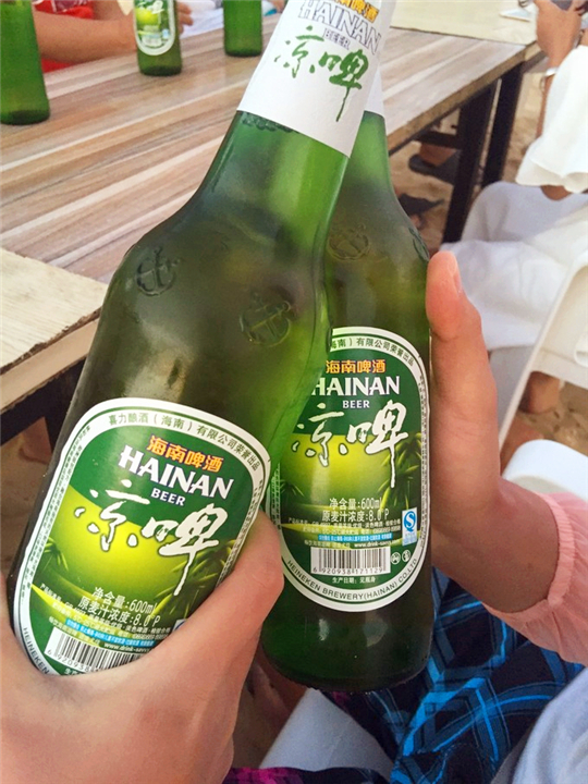 三亚旅行结婚纪念日,小两口结婚纪念日在家过二人世界