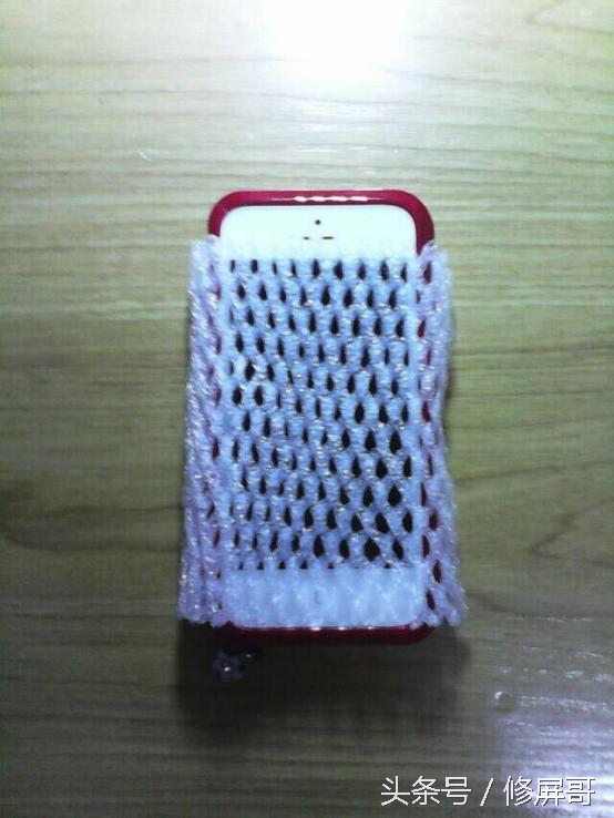 为什么贴钢化膜屏幕还是花了,为什么贴钢化膜跟新手机一样