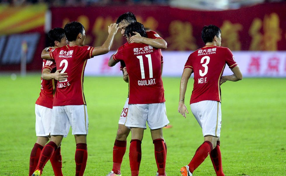 恒大点球几个,裁判给主队两个点球