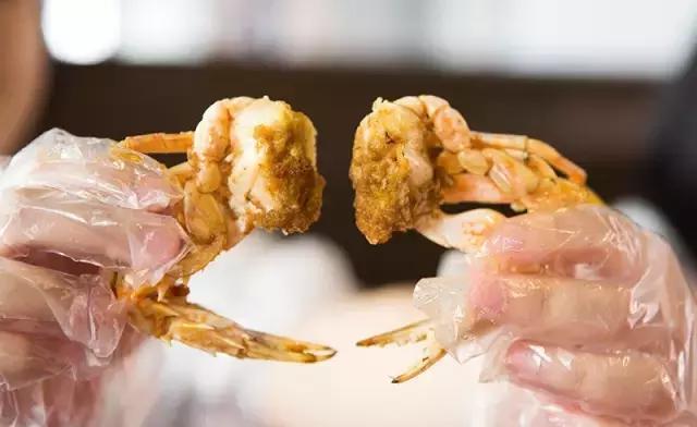 奇葩！泉州这家餐厅竟开在3D电影院里！招牌菜是西瓜皮！