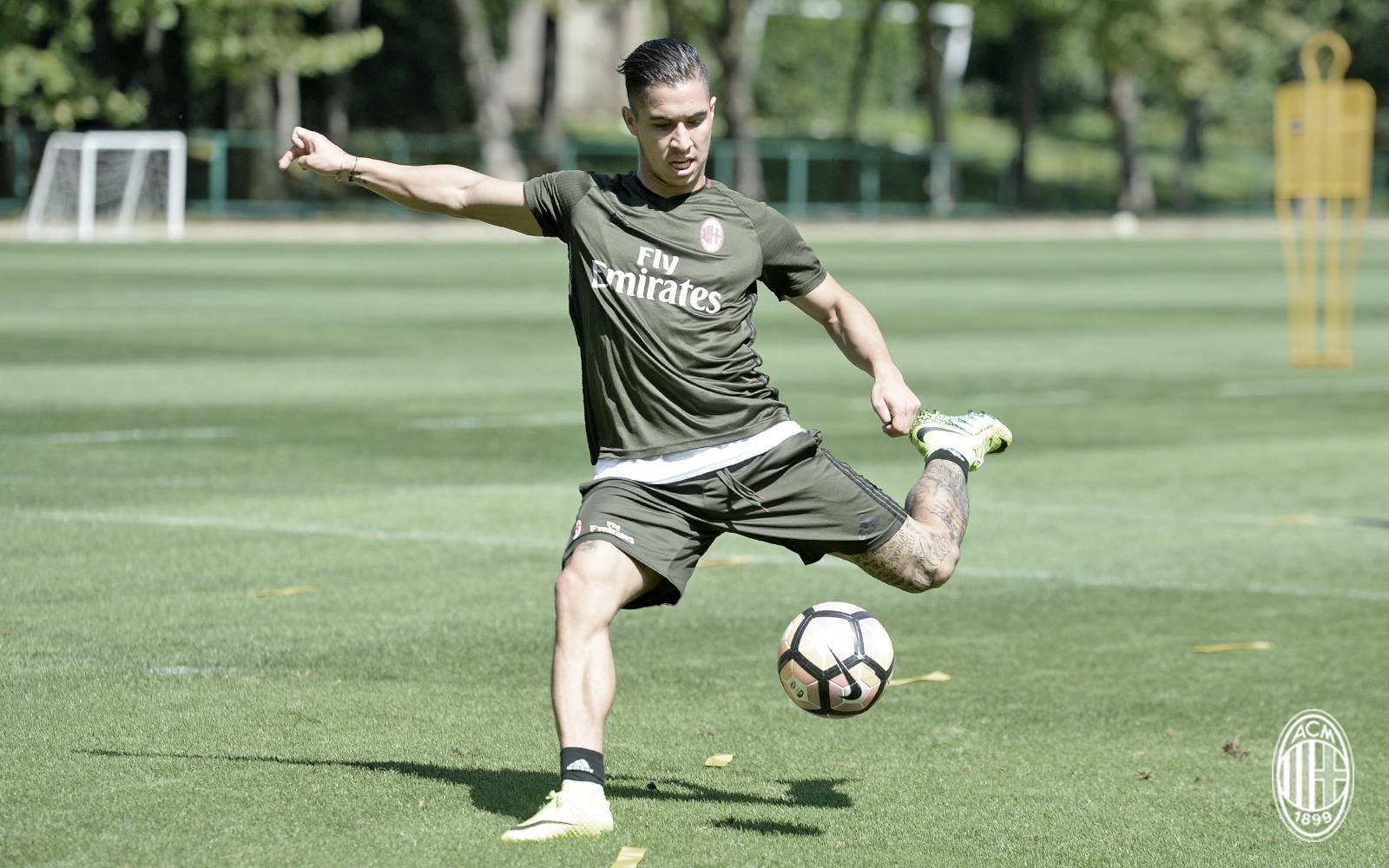 adizero路跑赛,adizero顶尖跑鞋