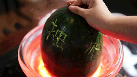 奇葩！泉州这家餐厅竟开在3D电影院里！招牌菜是西瓜皮！