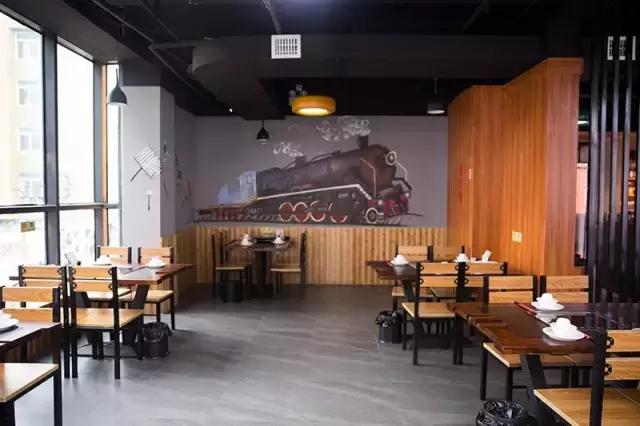 奇葩！泉州这家餐厅竟开在3D电影院里！招牌菜是西瓜皮！