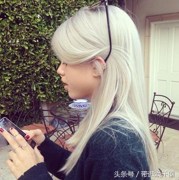 为了她抛下7800万粉丝！6点带你认识小贾斯汀最新女伴苏菲亚