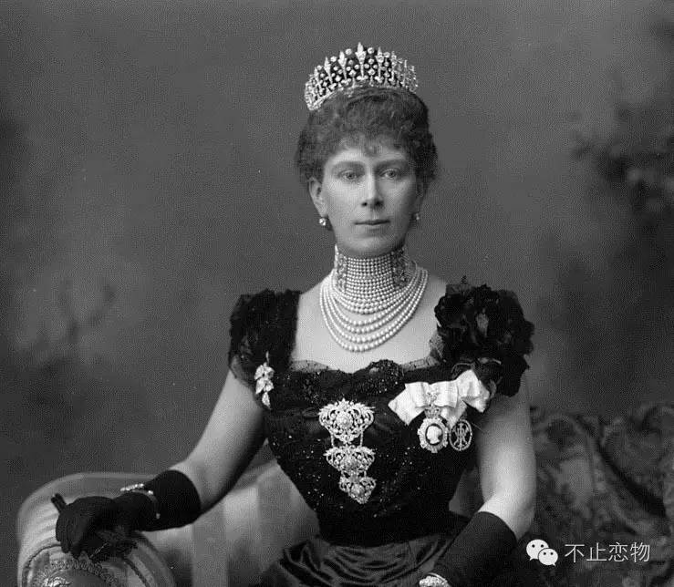 温莎公爵倾城之恋,温莎公爵珠宝图片