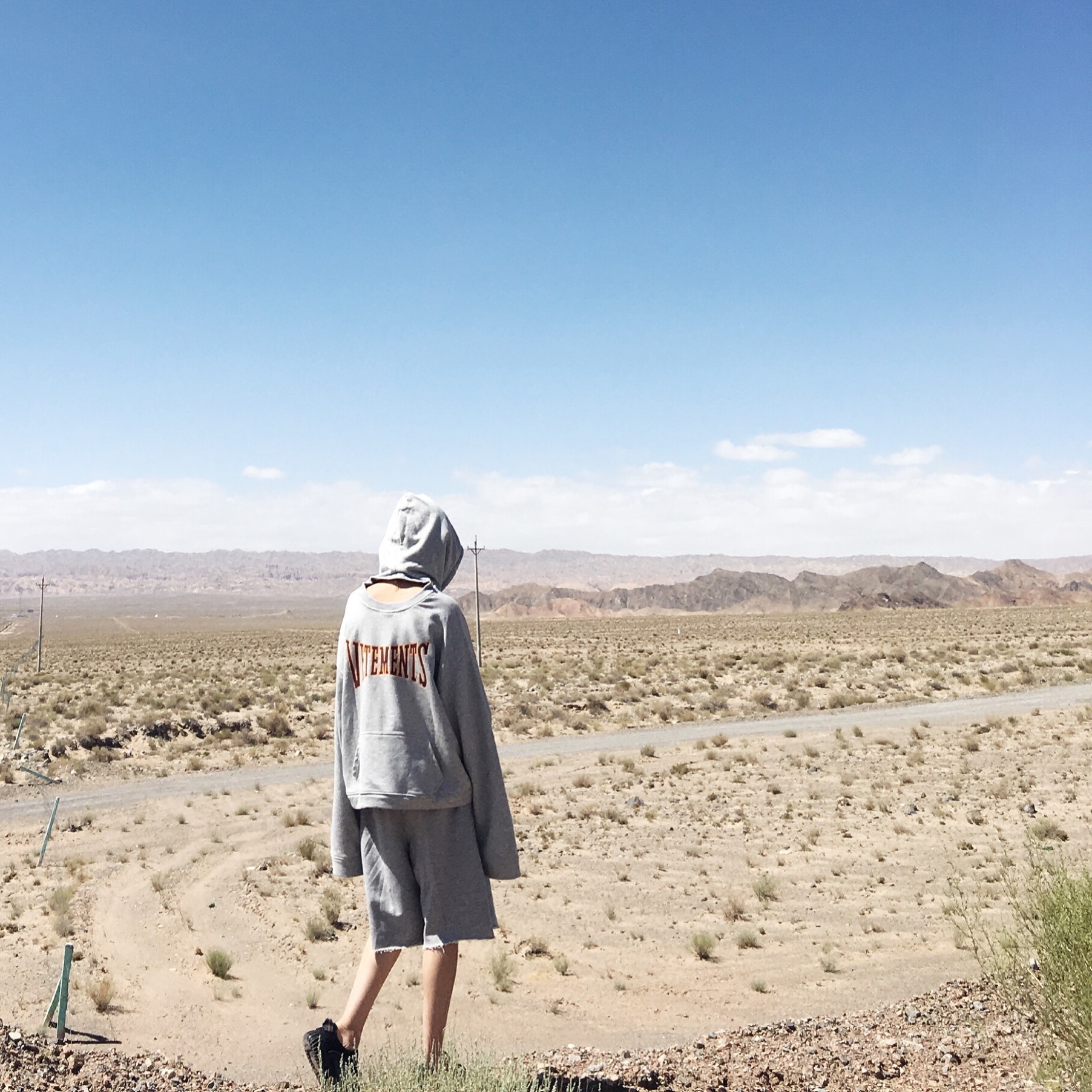 今秋流行女卫衣款式,又潮又时髦的卫衣