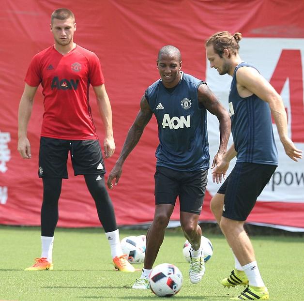 adizero路跑赛,adizero顶尖跑鞋