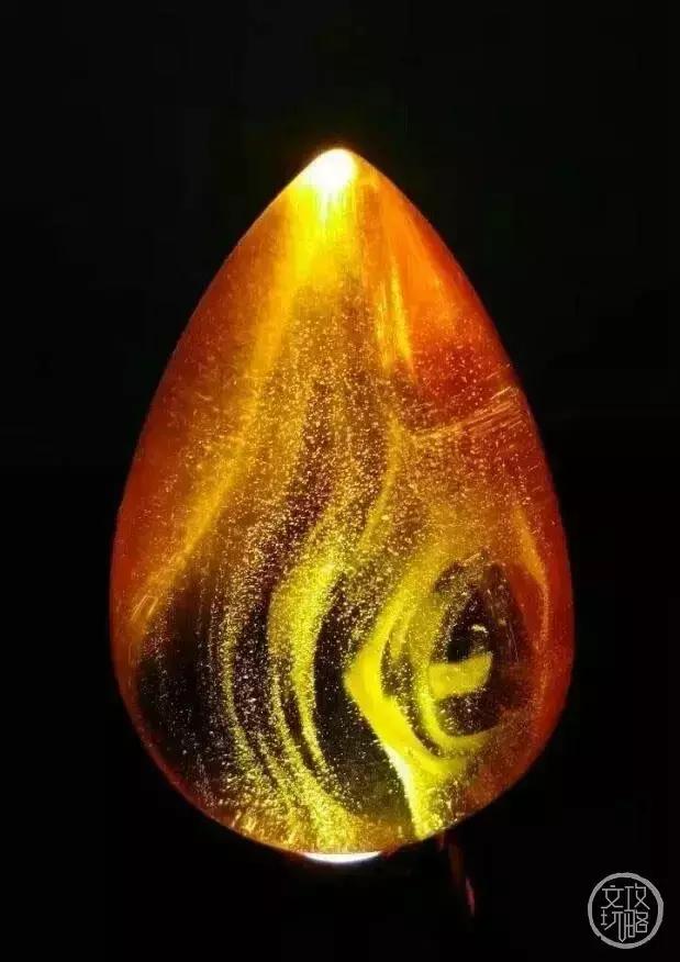 惊艳！史上又有一种蜜蜡美出天际，简直是蜜蜡界的范冰冰！