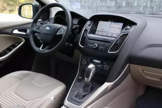 2021款福克斯stline两厢试驾,试驾手动2017款两厢福克斯