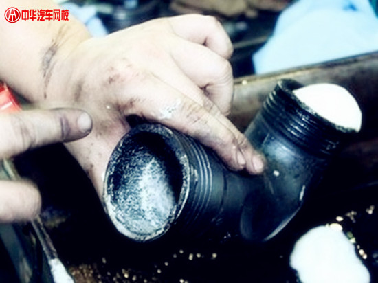 怎样导致汽车积碳,汽车积碳严重如何清理积碳