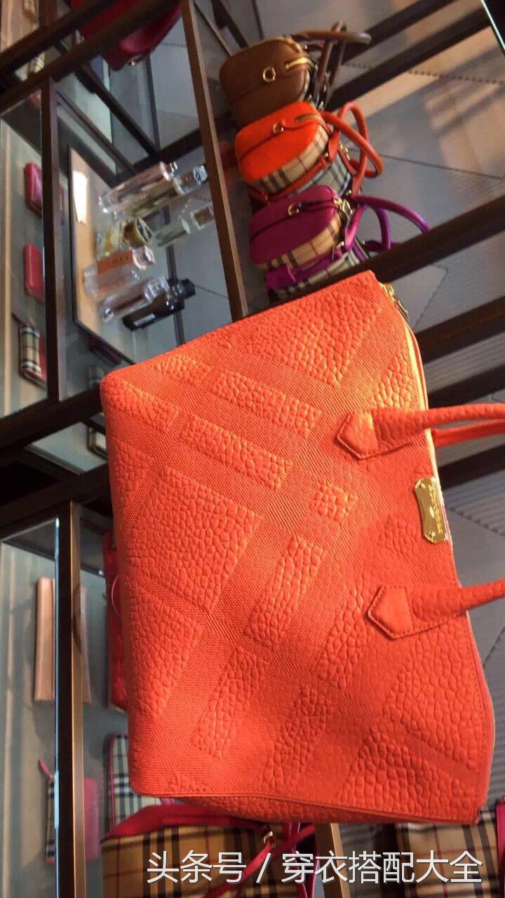 呀！终于知道代购多赚钱了，送给婆婆包的时候她说怎么不买lv