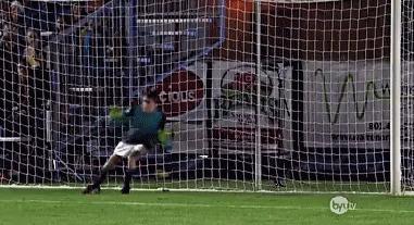 老詹被球砸转身看到格林,詹姆斯nba被球砸头搞笑场面