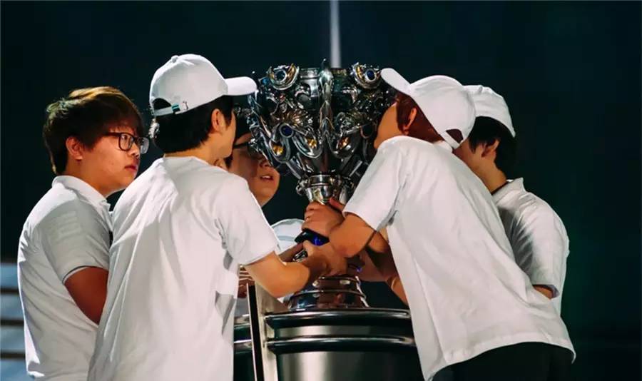 电子竞技很残酷只能拼天赋,电子竞技就是这么残酷总有胜有负