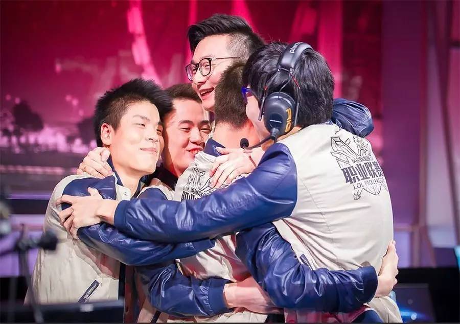 电子竞技很残酷只能拼天赋,电子竞技就是这么残酷总有胜有负