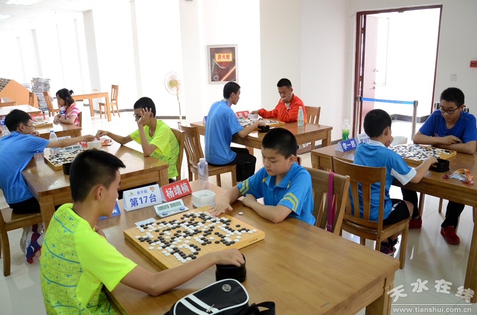 甘肃省第三届中学生运动会8月9日比赛掠影,组图