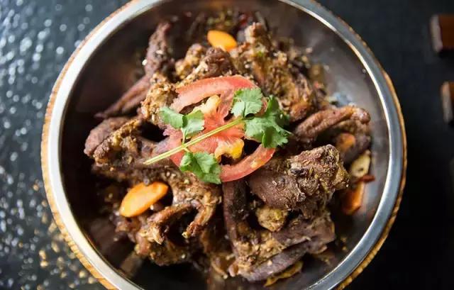 奇葩！泉州这家餐厅竟开在3D电影院里！招牌菜是西瓜皮！