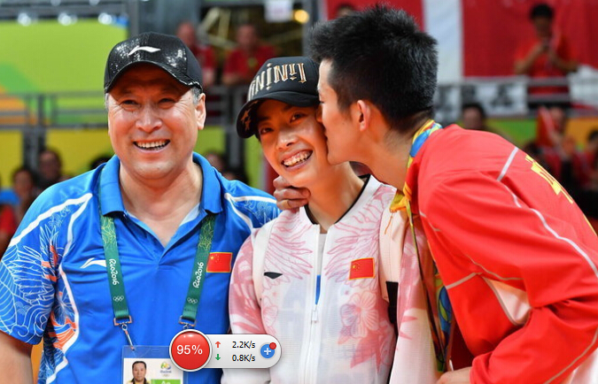 中国军团秀恩爱：被秦凯带坏，现激吻，95后撒狗粮