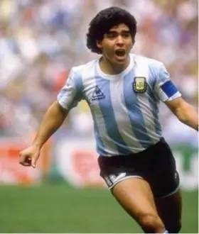 韩寒勒布,勒布与韩寒谁车技好