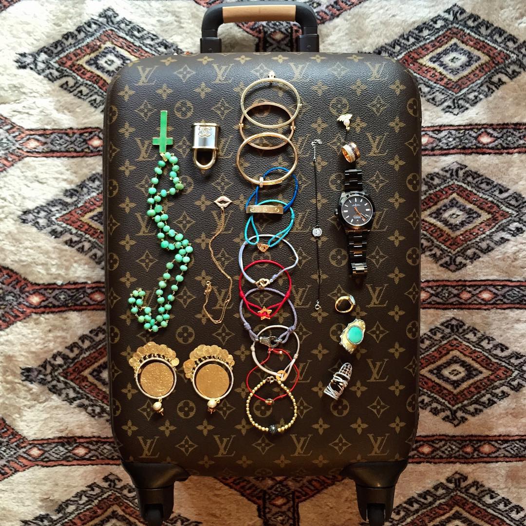 晒*过包**时了！这个白富美有数不清的配饰