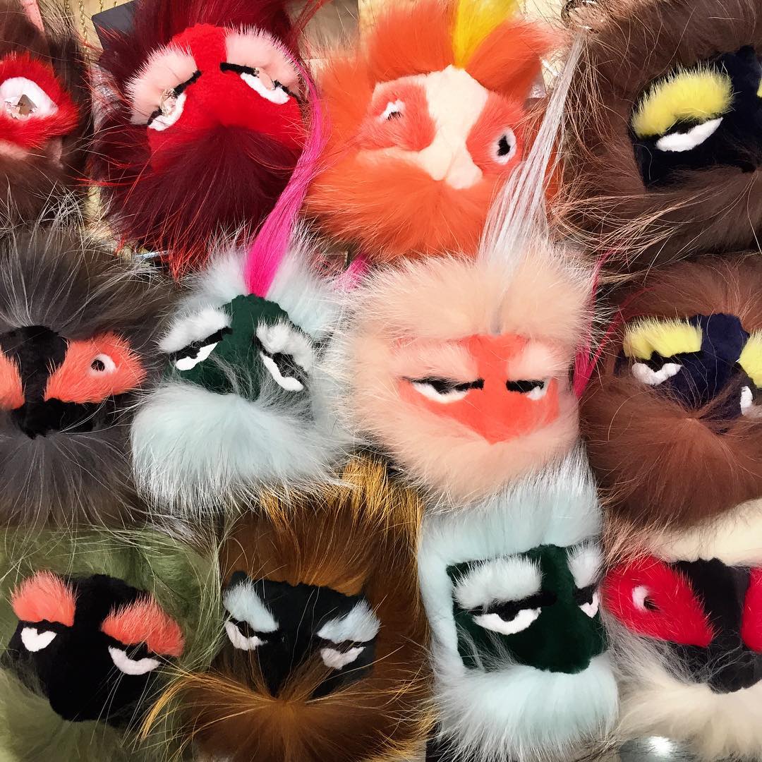 晒*过包**时了！这个白富美有数不清的配饰