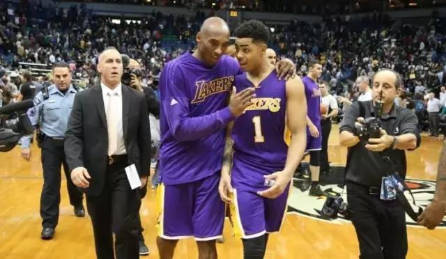 科比离开励志视频,科比与易建联最后一场比赛