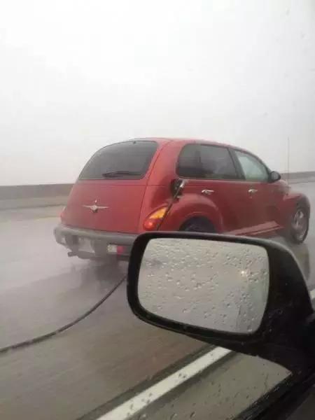 是时候让妹子们看看足球冷静一下了