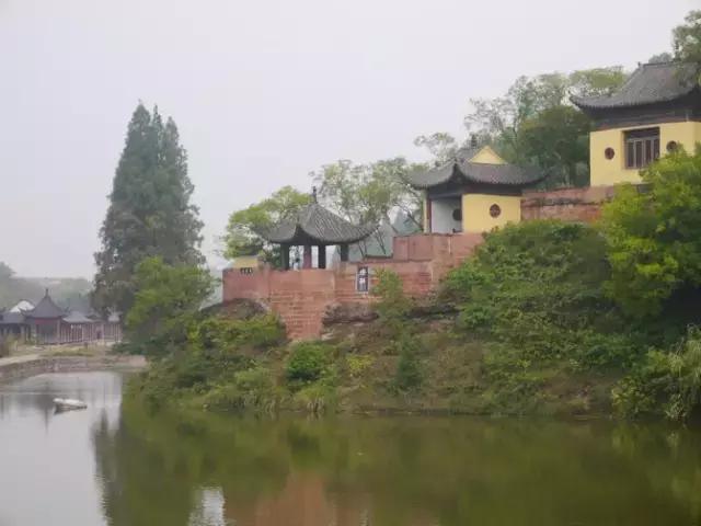 一名游客眼中的“文”“武”赤壁，你更喜欢哪一个？