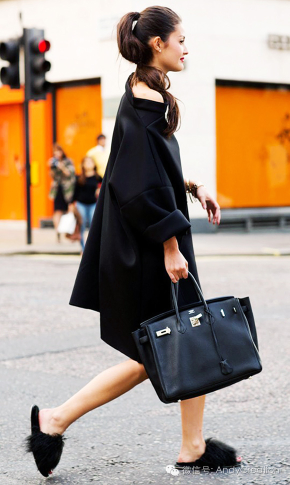 你们平时穿去洗澡的拖鞋，现在可潮了呢～