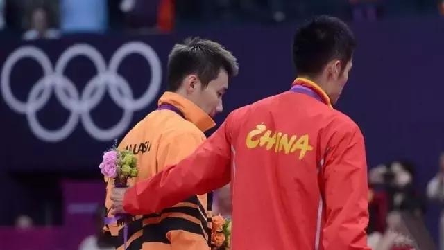 林丹两球惜败李宗伟,无缘金牌,坚持到现在实属不易!