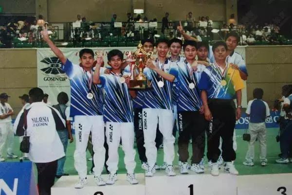 林丹两球惜败李宗伟,无缘金牌,坚持到现在实属不易!