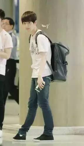 exo行走的atm,exo正规画报
