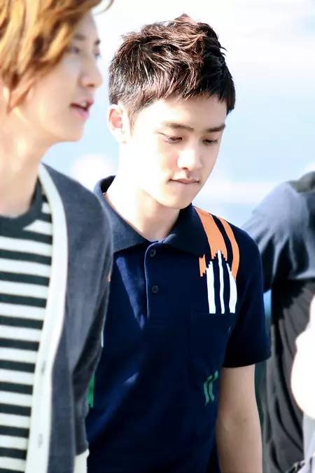 exo行走的atm,exo正规画报