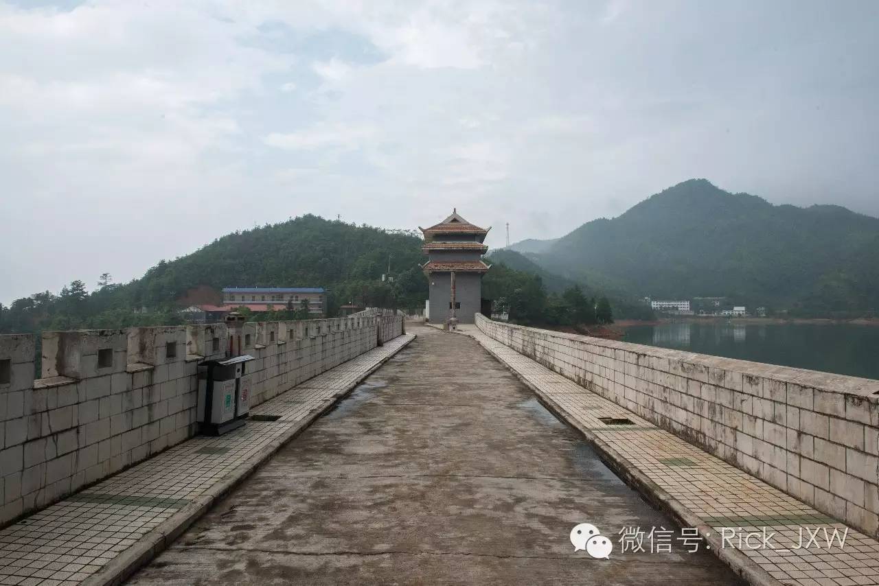 离广州最近的有草地湖泊的地方,离广州最近的山顶草原