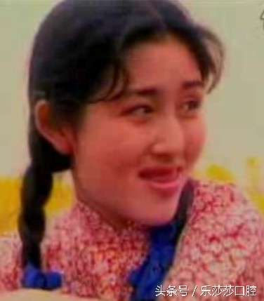 牙缝里卡了小小的鱼刺怎么拔出来,牙缝深处的菜叶怎么弄出来