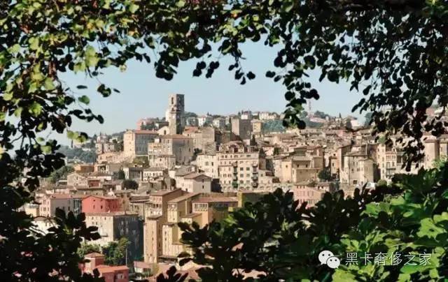 70年磨一剑，LV终于也出香水了！九月全球发售！