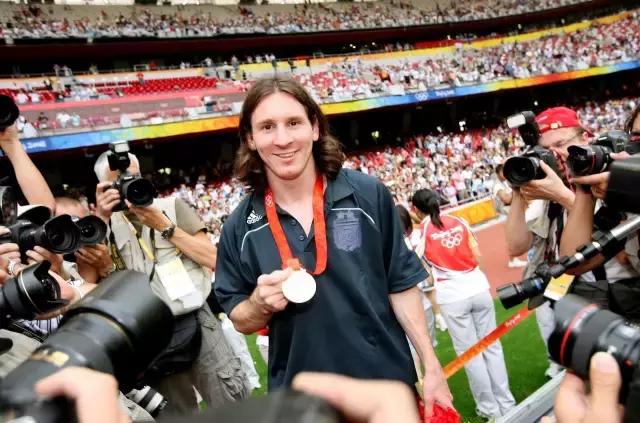 绝不是鸡肋！细数奥运绿茵经典