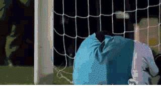 老詹被球砸转身看到格林,詹姆斯nba被球砸头搞笑场面