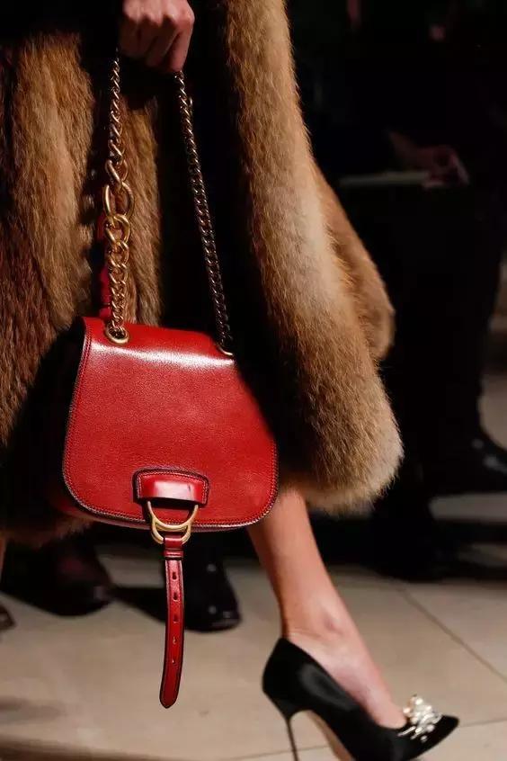 盘点火遍时尚圈的时髦单品,2016最难穿的单品