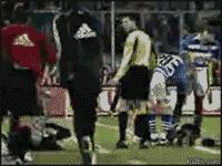 国足足球搞笑gif,足球原地踩单车搞笑gif