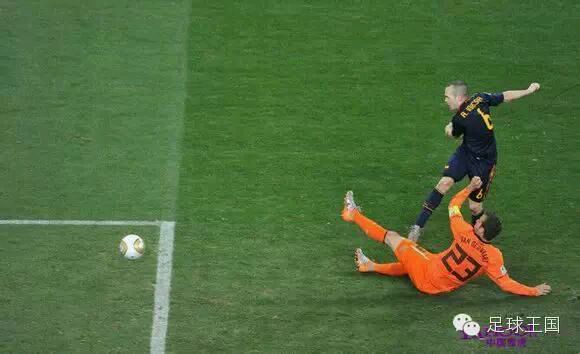 足球场上的尴尬瞬间,足球场上的抓拍瞬间