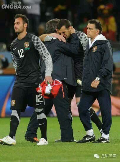 足球场上的尴尬瞬间,足球场上的抓拍瞬间