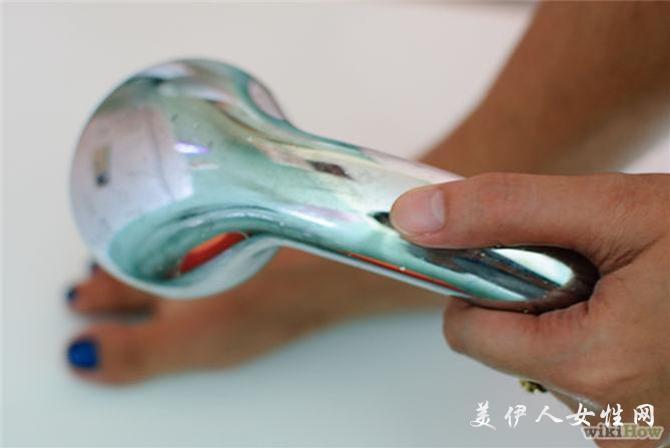 脚突然就出汗发臭,脚没烂不痒却散发出臭味