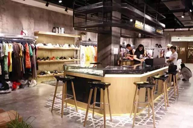 服装买手店有哪些功能分区 (服装买手店是如何运作的)
